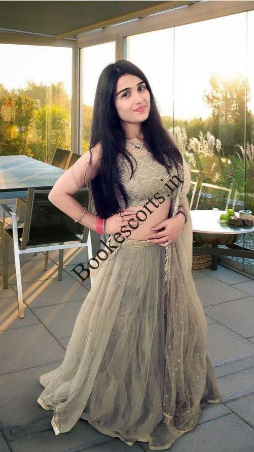 Meet Hanshika, a 22-year-old Sexy Beauty Russian escorts From Unchahara, Satna