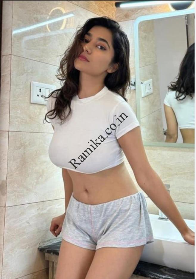 Call Girls in Near By Hotel Hide Away Suites Noida👅 9821774457 ─୨ৎ─Door Step Escorts