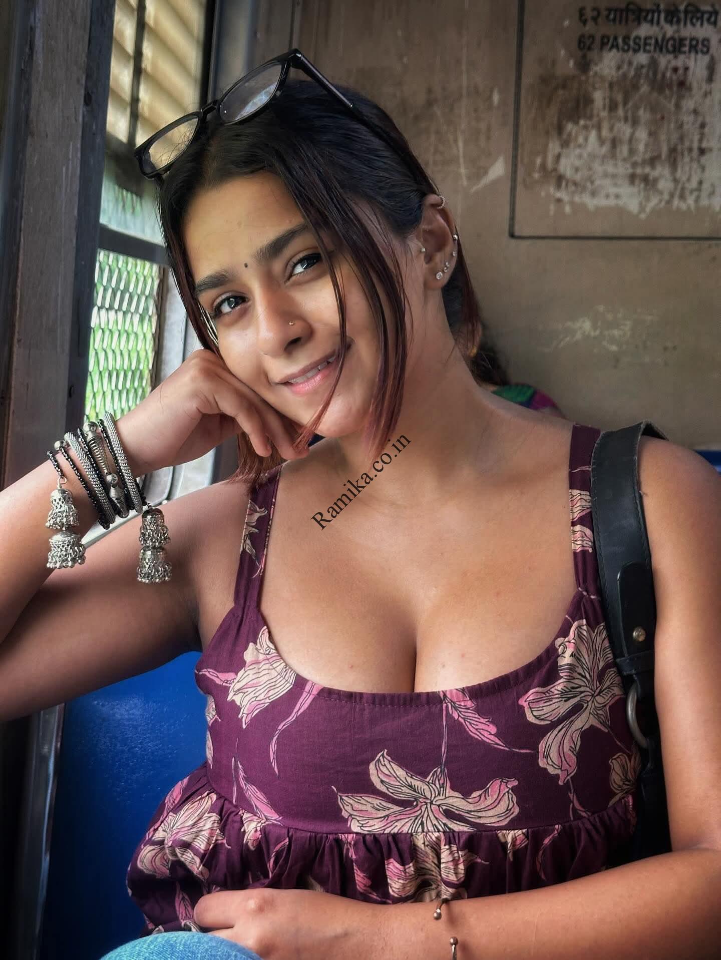 Call Girls in Sector 49 Noida Escorts Service 9818770617